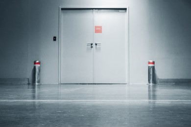 淄博消防器材:鋼質(zhì)防火門出現(xiàn)了裂痕怎么辦？我來教你
